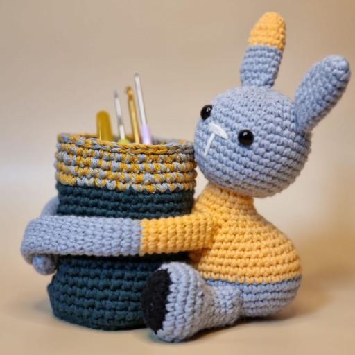 (완제품)손뜨개 인형/ 러브토끼/연필꽂이/사무실/어린이