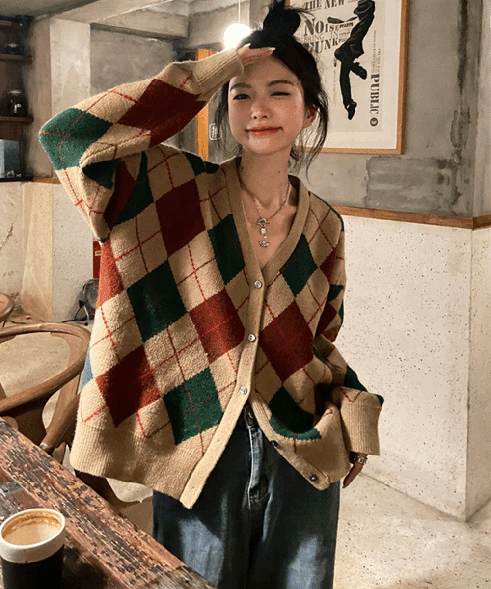 노보 루즈핏 아가일 니트 가디건