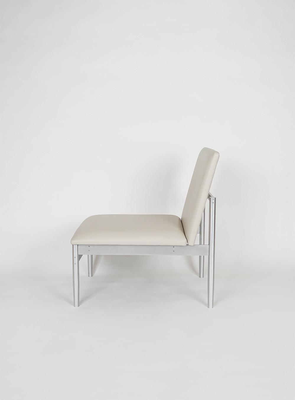 HN Lounge Chair
