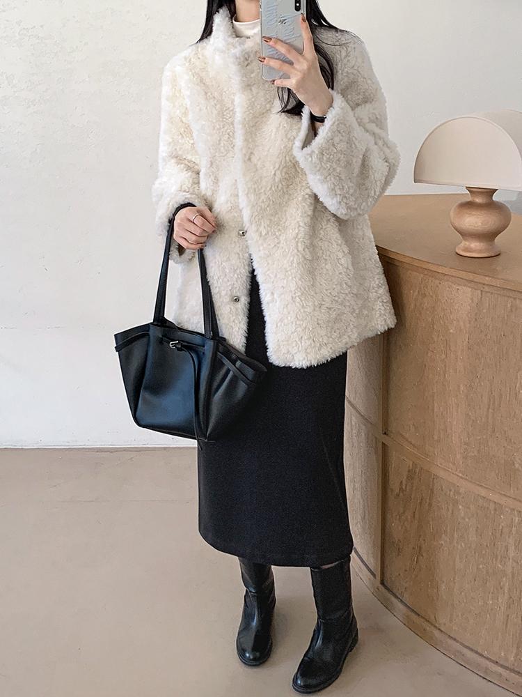 유라타임 [바배🚀/하객] 스너그 울 부클 퍼 하이넥 하프 무스탕 코트