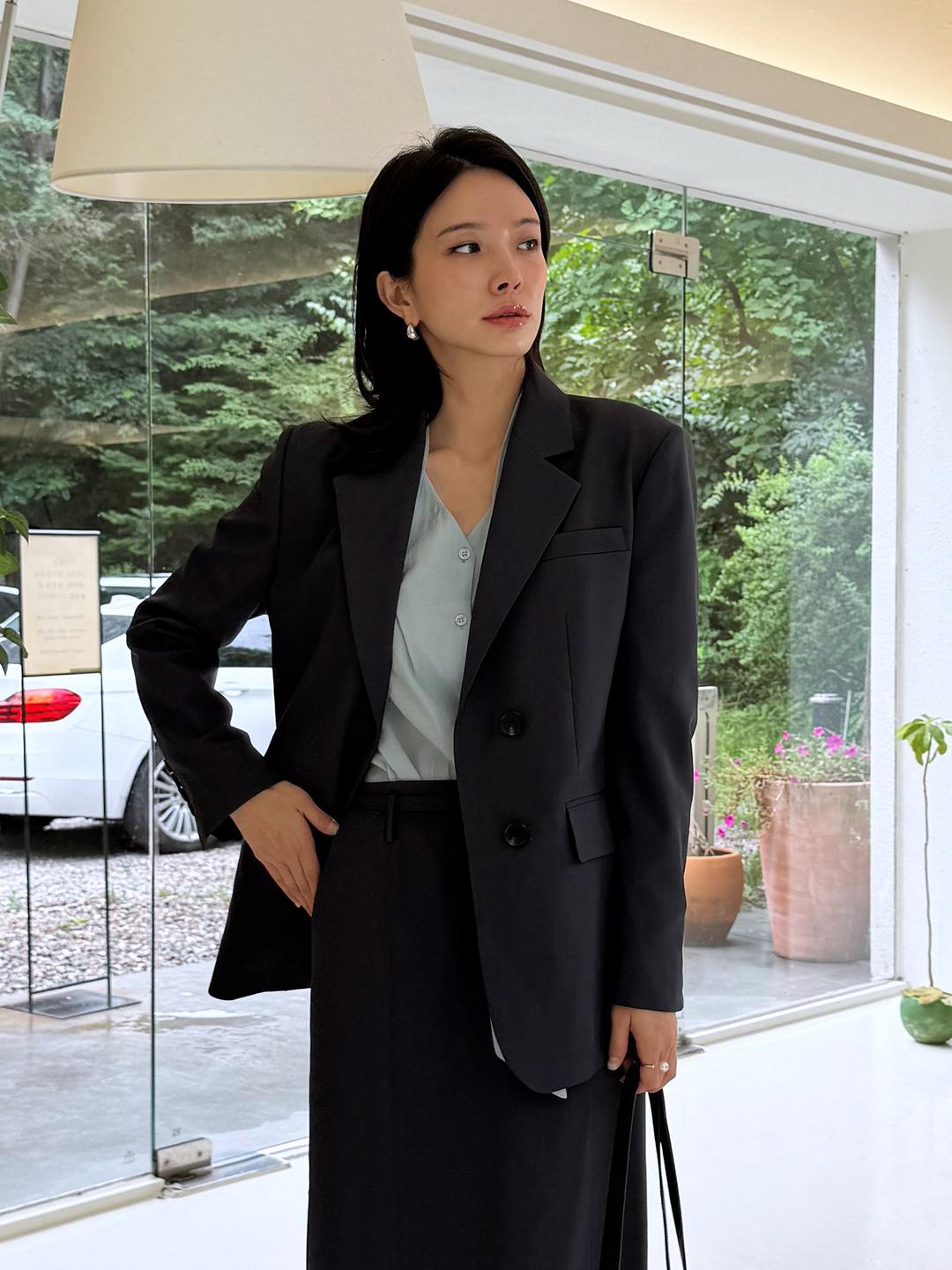 더아이잗 테일러드 싱글 투버튼 재킷 (DARK GREY) IRUP0JK541