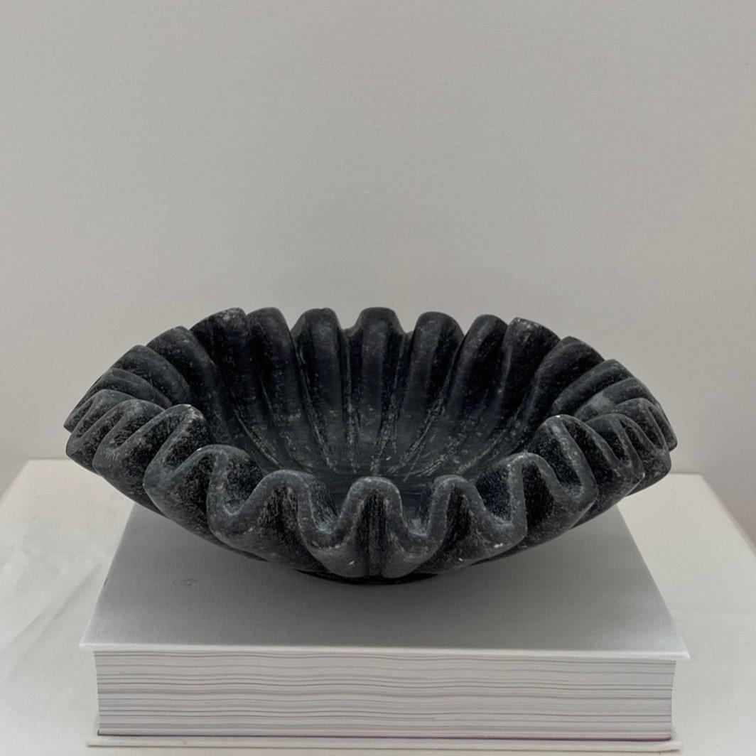 Ripple Bowl Large, Black Marble