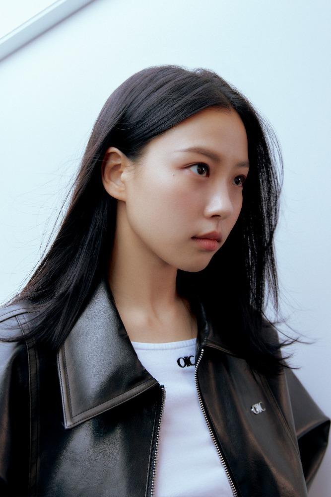 뉴 노멀 스퀘어넥 긴팔 티셔츠 [WHITE] - 오아이오아이컬렉션