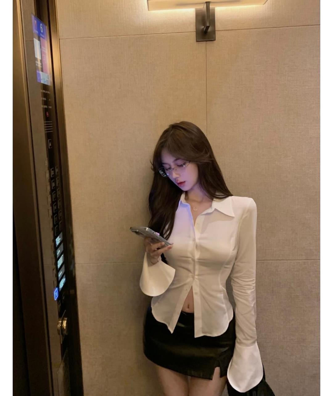 Corset slim fit shirts - wh | 후루츠패밀리