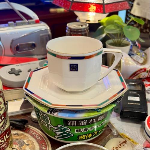 지방시찻잔 빈티지찻잔 빈티지컵 빈티지잔 레트로찻잔 커피잔 찻잔 홈카페 GIVENCHY