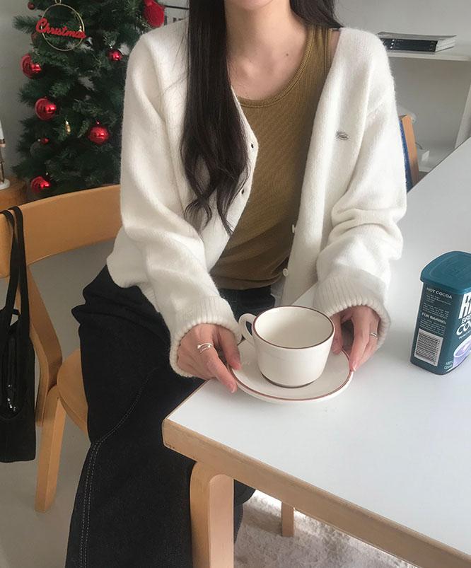 니어웨어 [⛄겨울신상/당일발송] 언유즈얼리 마노 버튼 브이넥 가디건 (5color)/브이넥가디건/여리핏/아우터/레이어드/