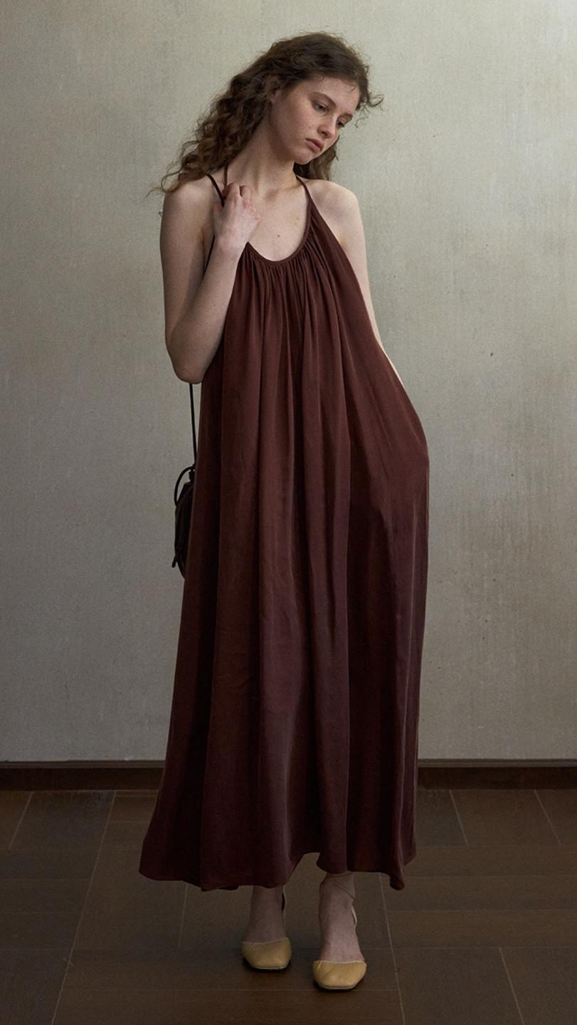 HELLO SEPTEMBER 할터넥 백리스 드레스