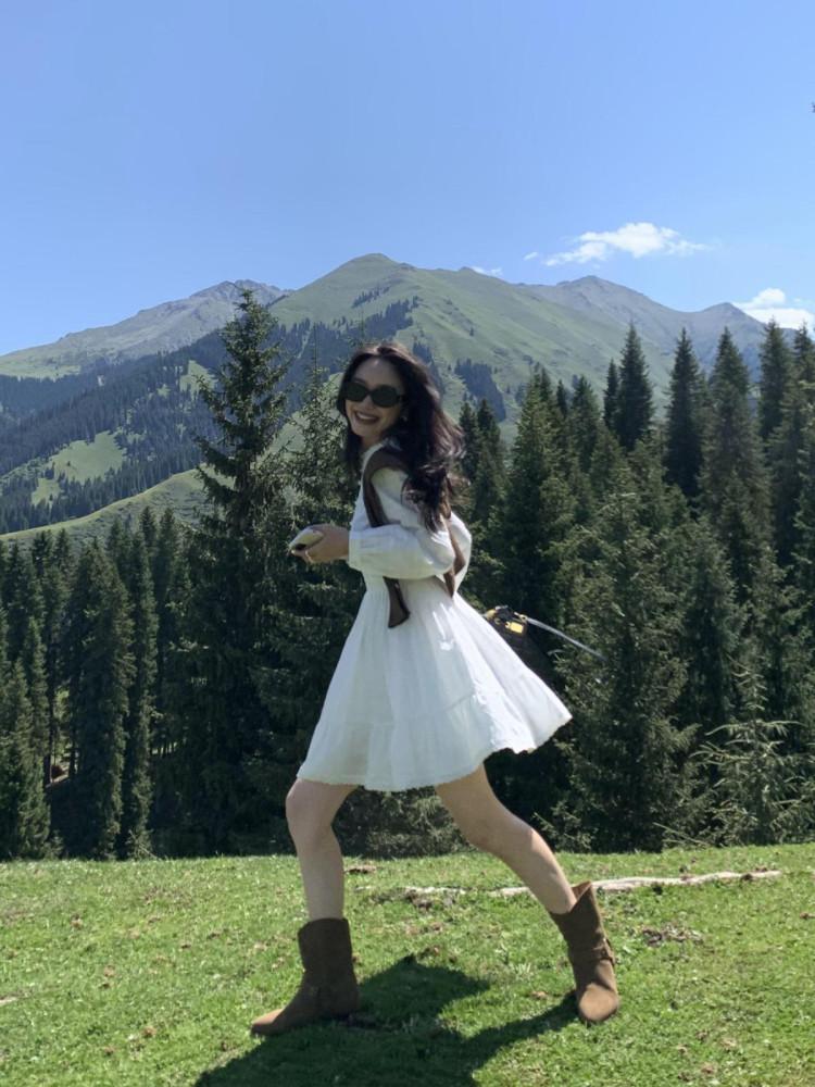 프렌치 화이트 레이스 긴팔 미니 원피스