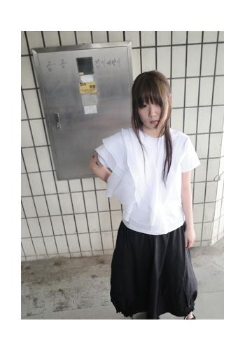 overlap frill top (2c)