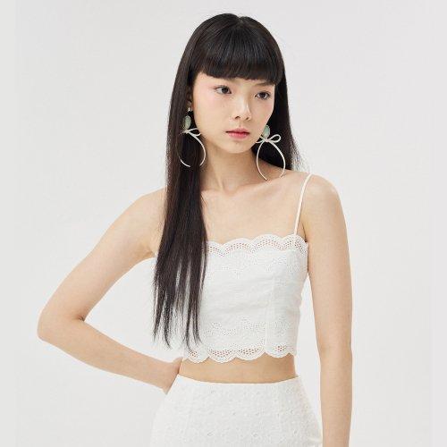 스캘럽 자수 캐미 탑 화이트