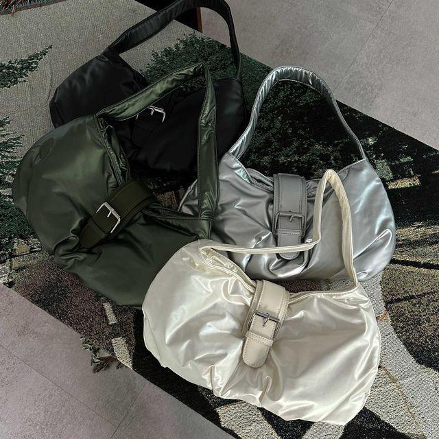 소장강추! 포잉 패딩 반달 버클 숄더 백 [4color] _디코럼