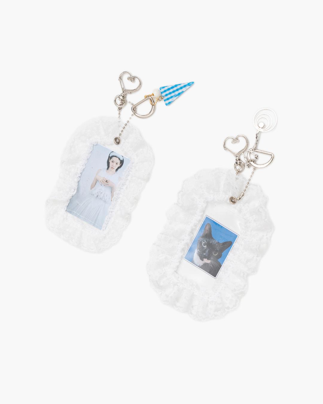 LACE PHOTO KEYRING (WHITE-A)