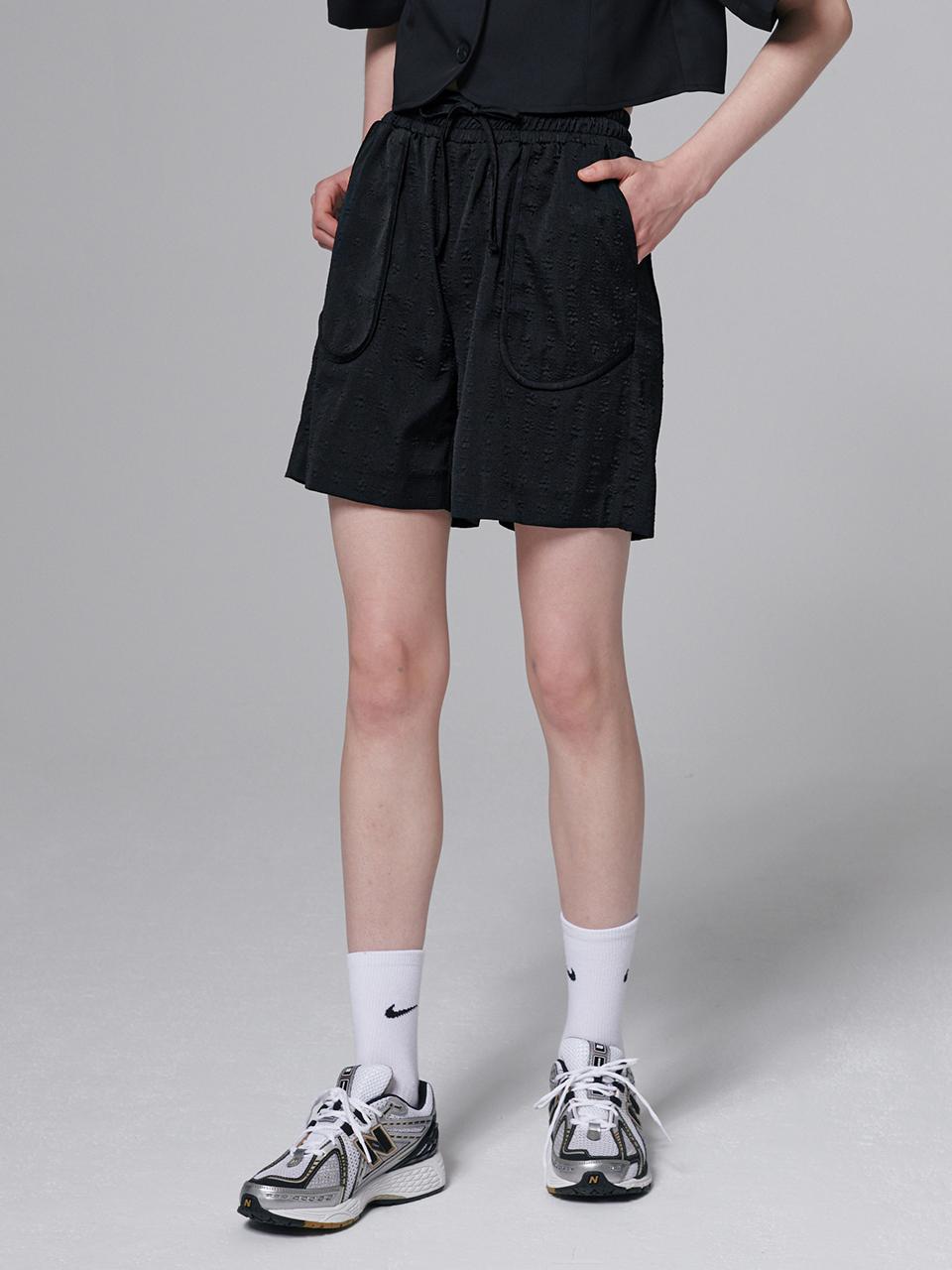 Pattern embossing shorts - Black
