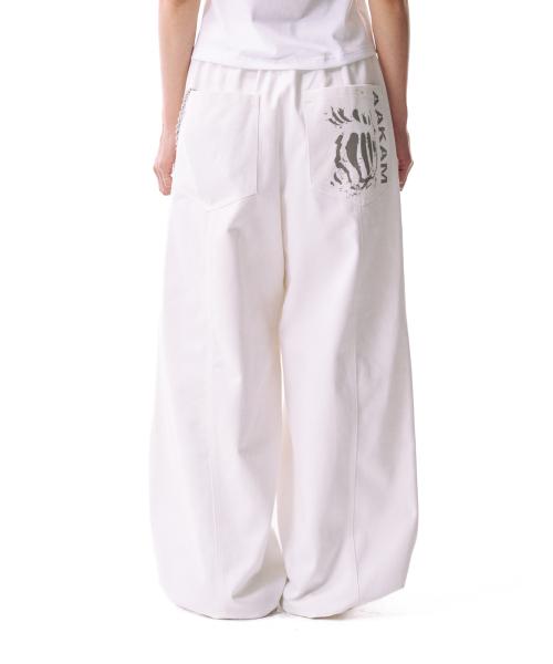아캄(AAKAM)  Knee Pin-tuck Printed Denim Pants (White) - 사이즈 & 후기 | 무신사