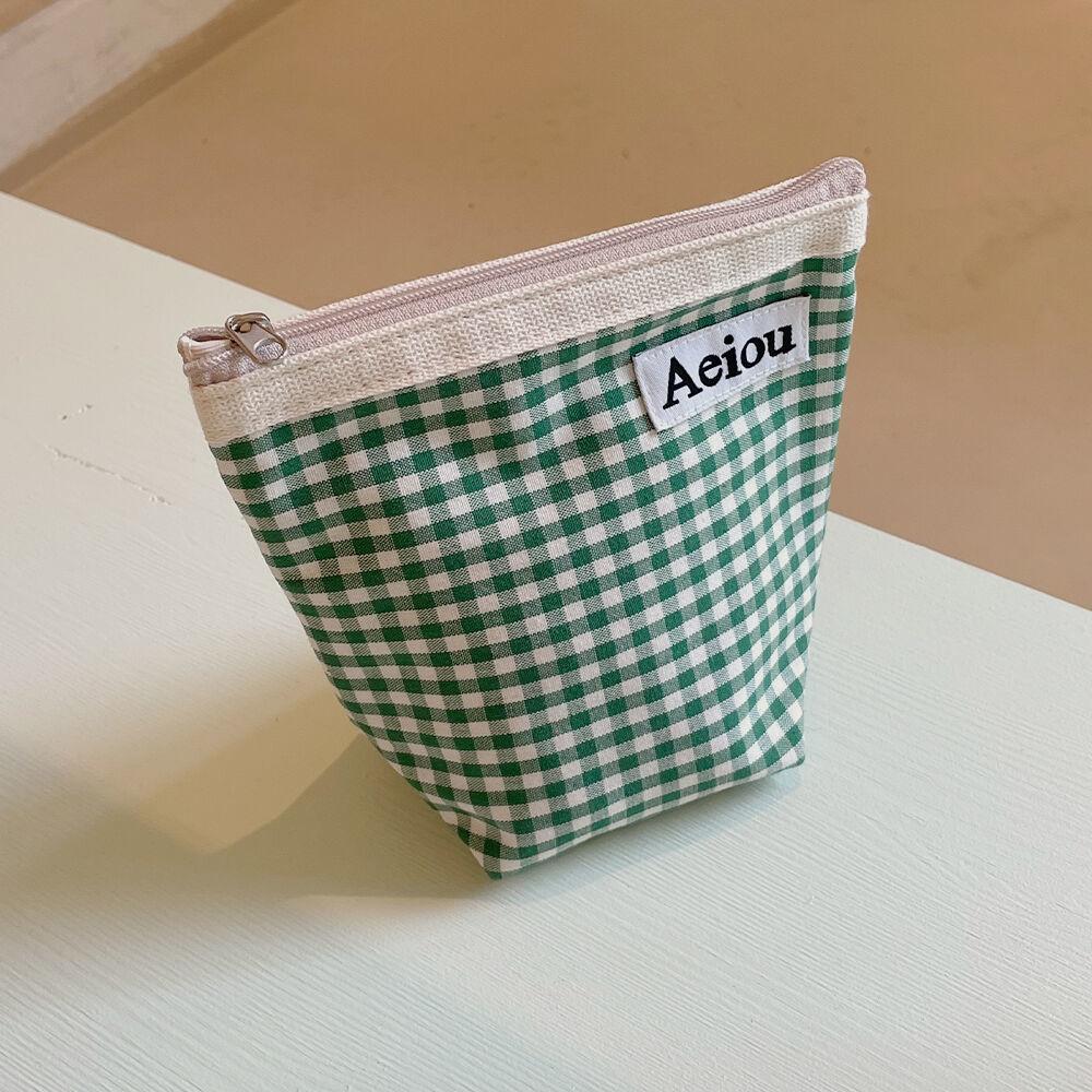 Aeiou Basic Pouch (M size) Spring green check
