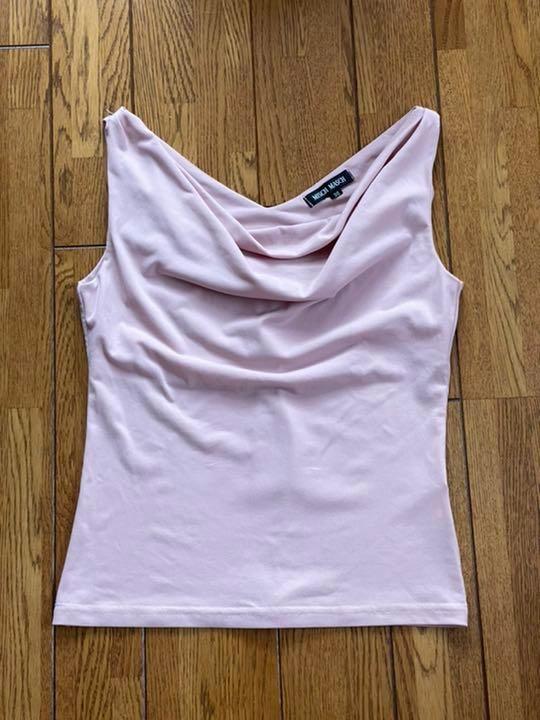 ノースリーブシャツ