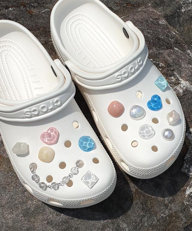 무배[13pcs+키링] 윤슬 조약돌(2) 지비츠 세트 set 투명 비즈 신발 체인 스카이 블루 돌맹이 스톤 잔물결 바다 호수 연못 태양 투명 마블 크림 핑크 아이보리 하트 화이트