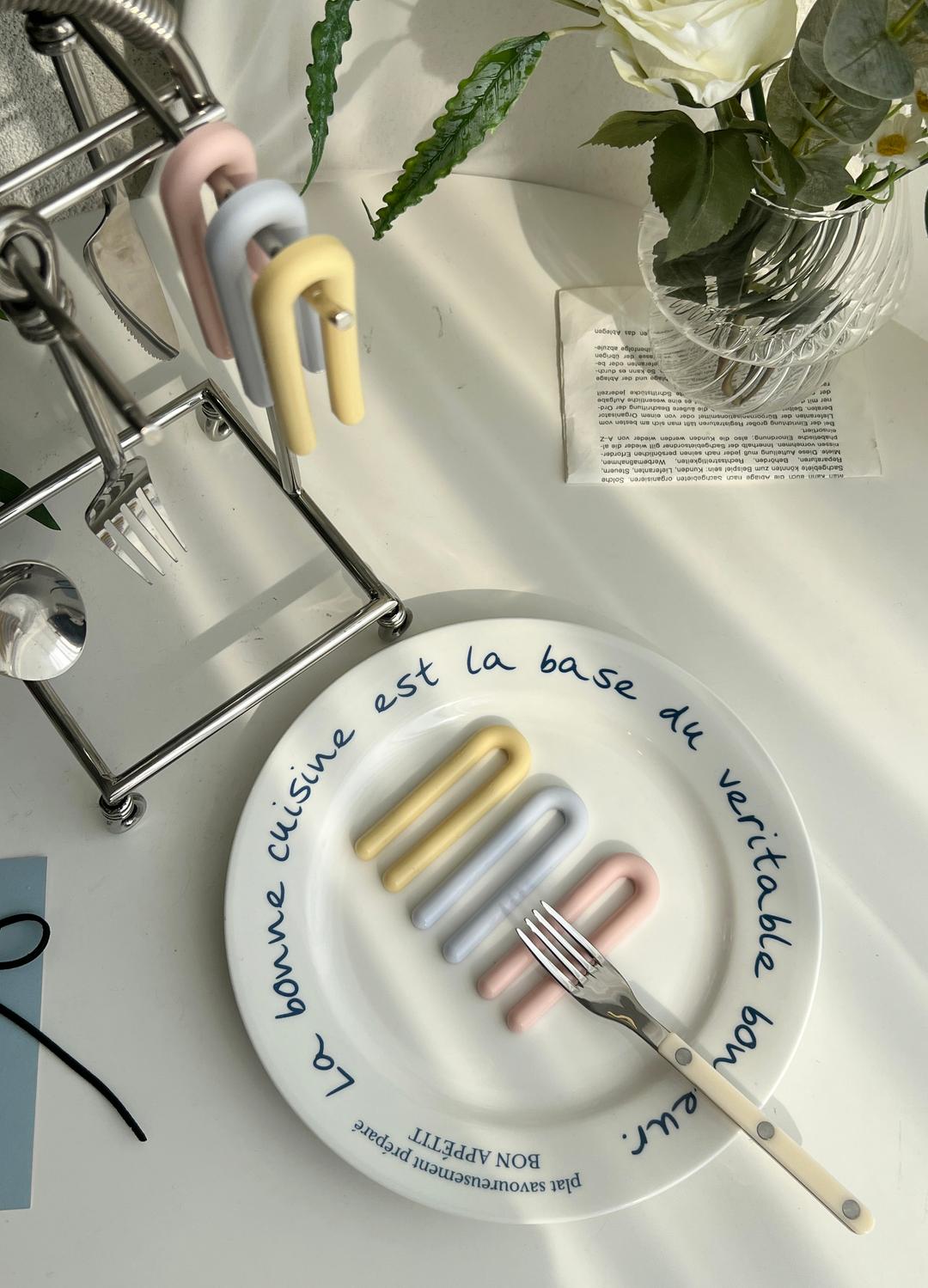 [일주일할인] 썸플 후크 실리콘 수저받침 걸어서 보관하는 고리 수저받침대