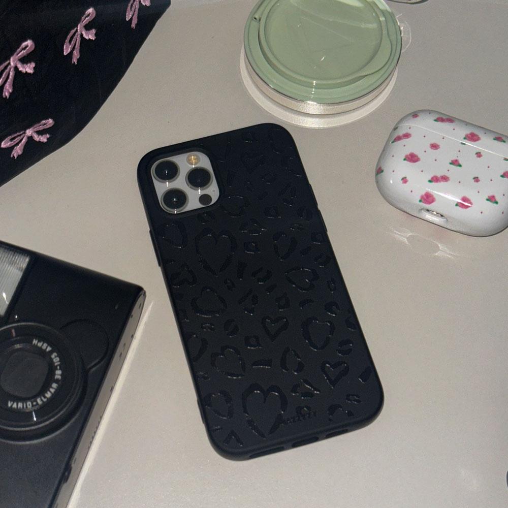 signature Leopard Heart case (black)