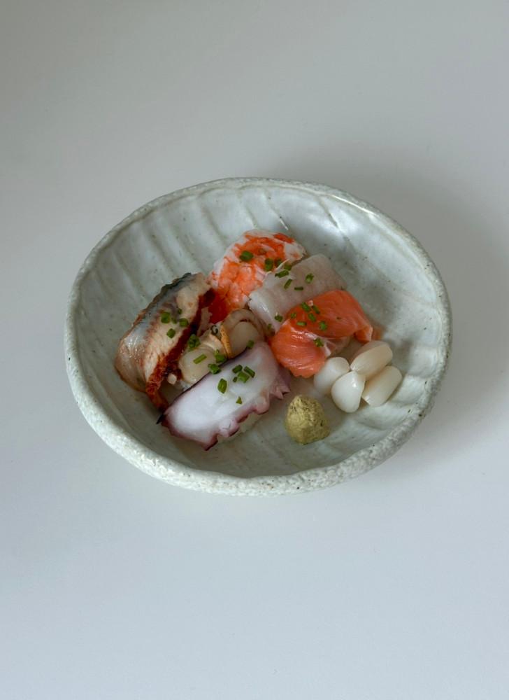 Grain Plate/결 빈티지 도자기 접시 베이지 화이트 굽 플레이팅 접시