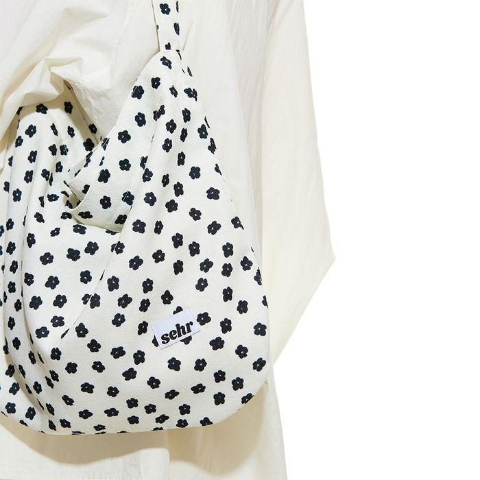 Black Flower Easy Bag (White)