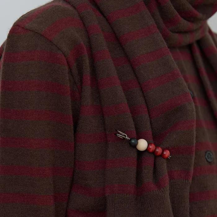 WOOD BEADS SAFETY PIN_RED MIX