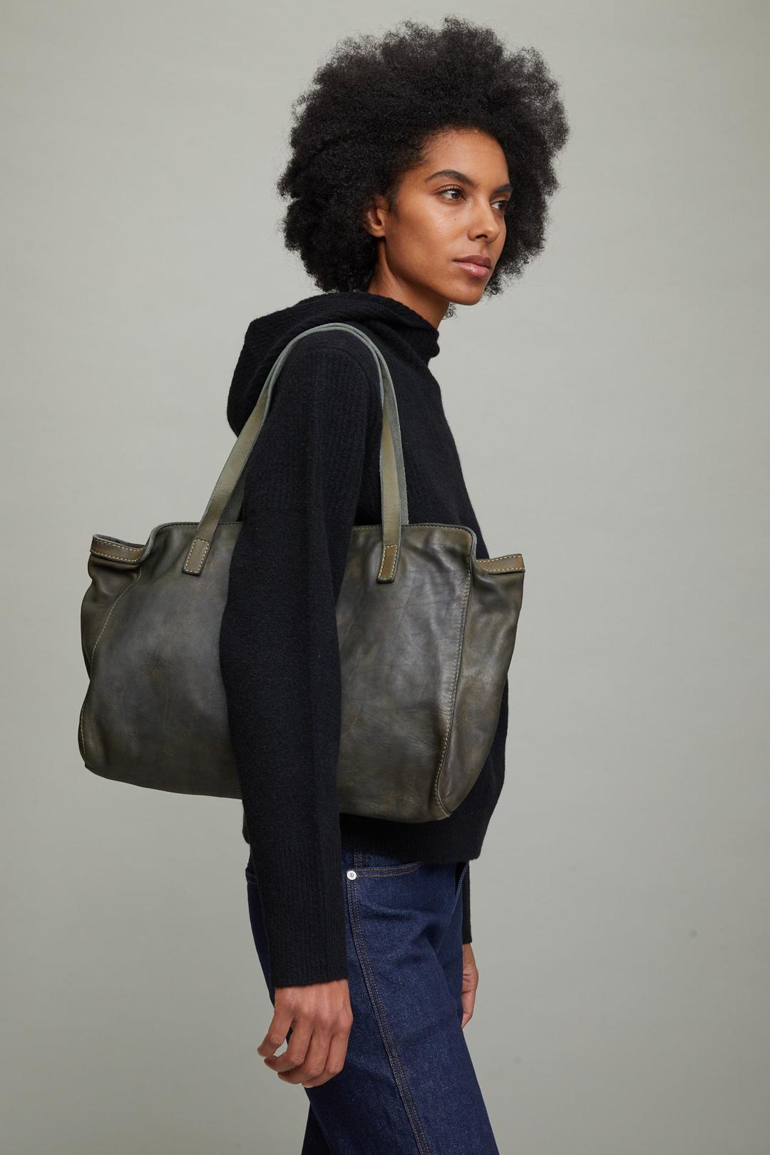 RT01 Handle Bag in Green