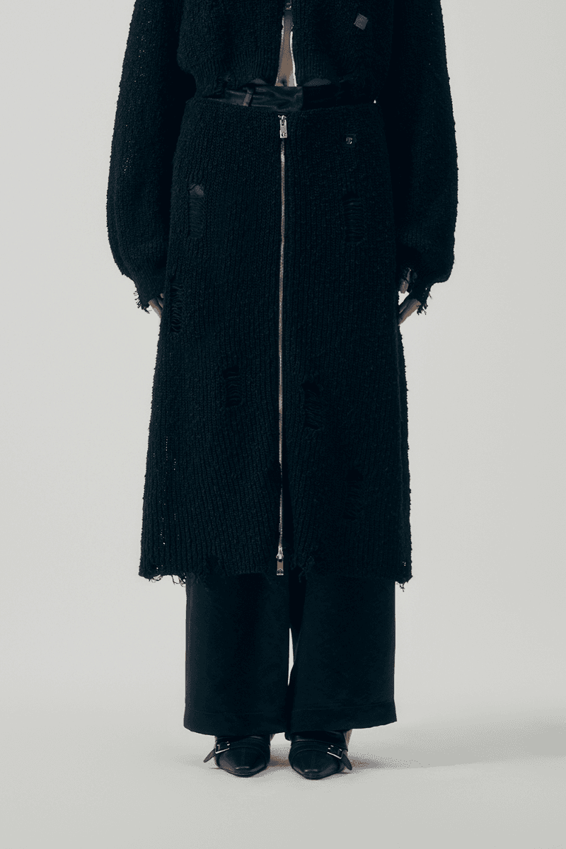 Linksle Texture Knit Set-up Skirt [ Black ]