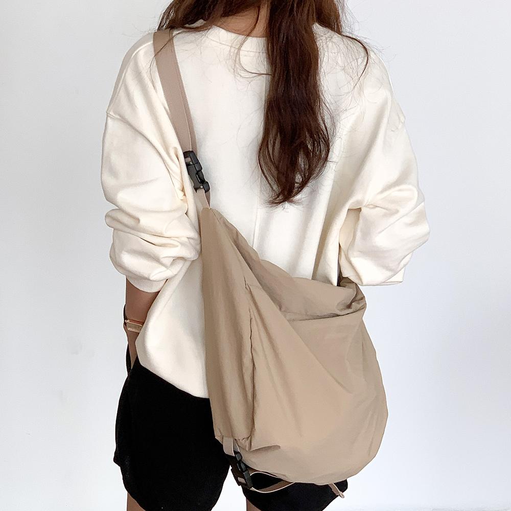 [윤키] 보부상가방 가볍고 넉넉한 사이즈의 버클 크로스백 데일리백 여행가방