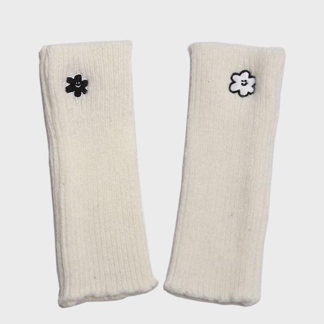 DAISY WARMER (IVORY)