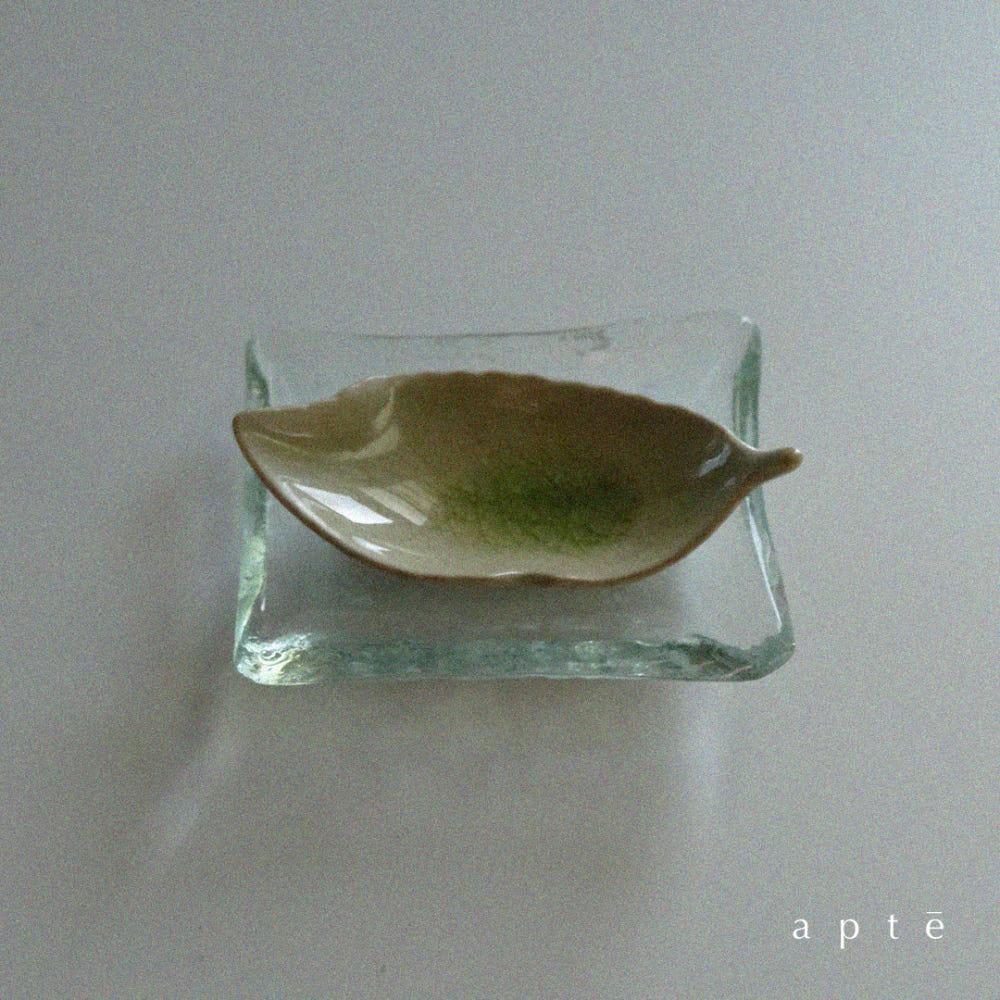 아테 초록 나뭇잎 종지 Green leaf small dish