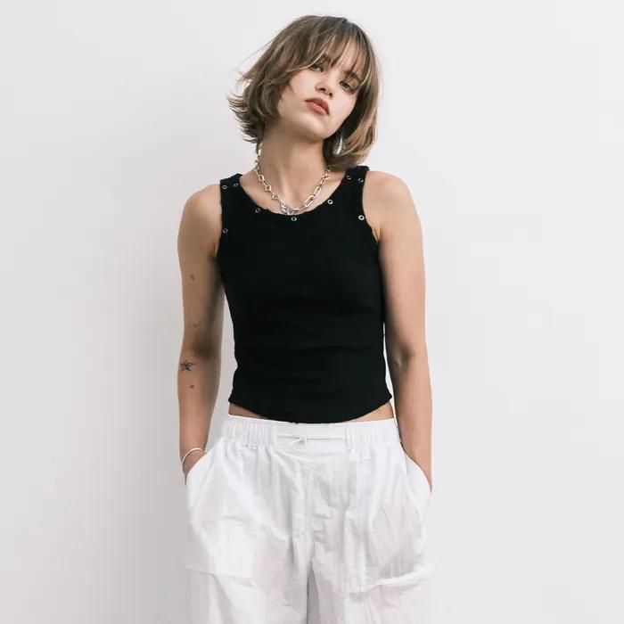 vt eyelet top (black)