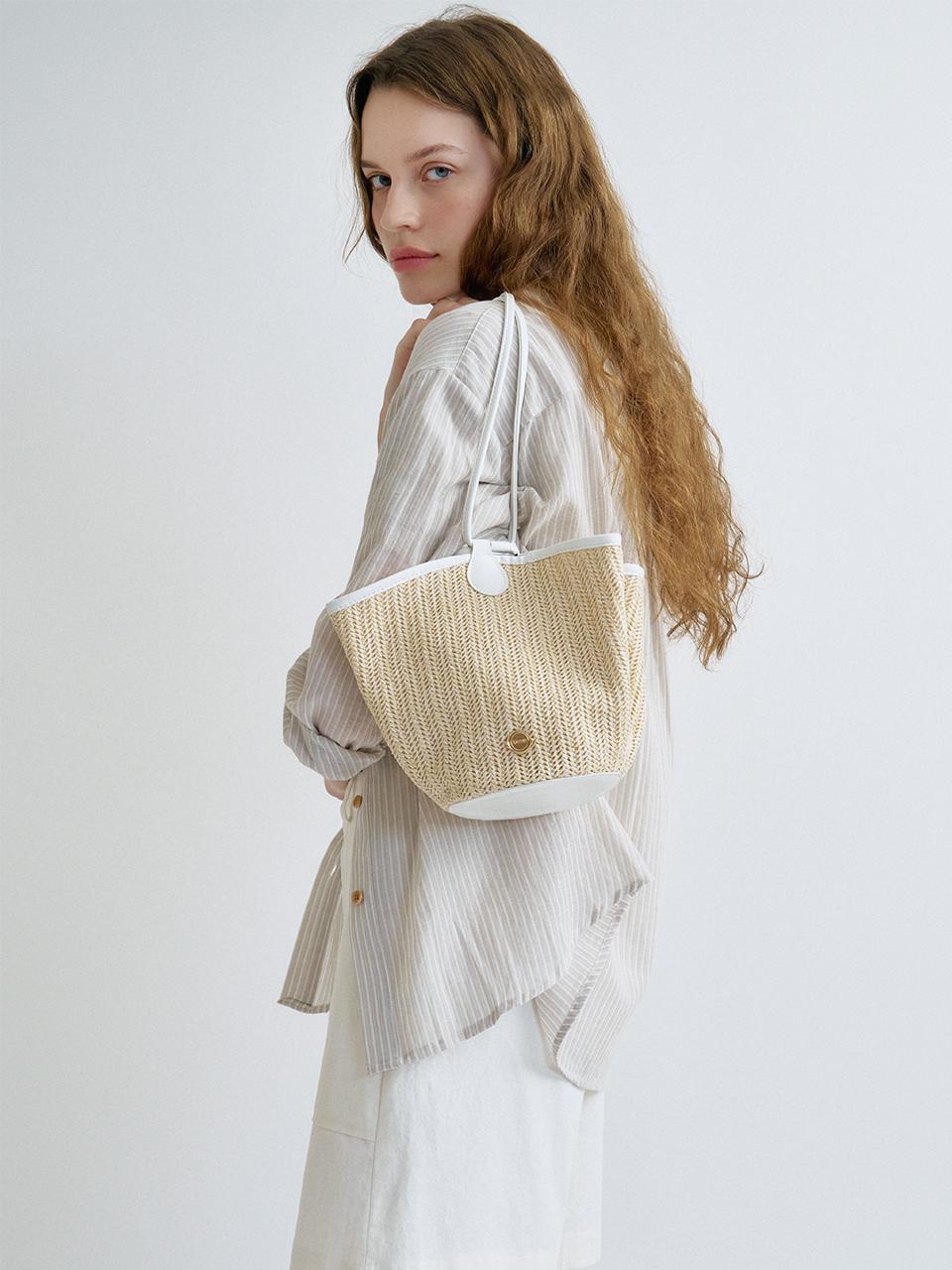 언에디트 S Holiday Ratan Bucket Bag_White