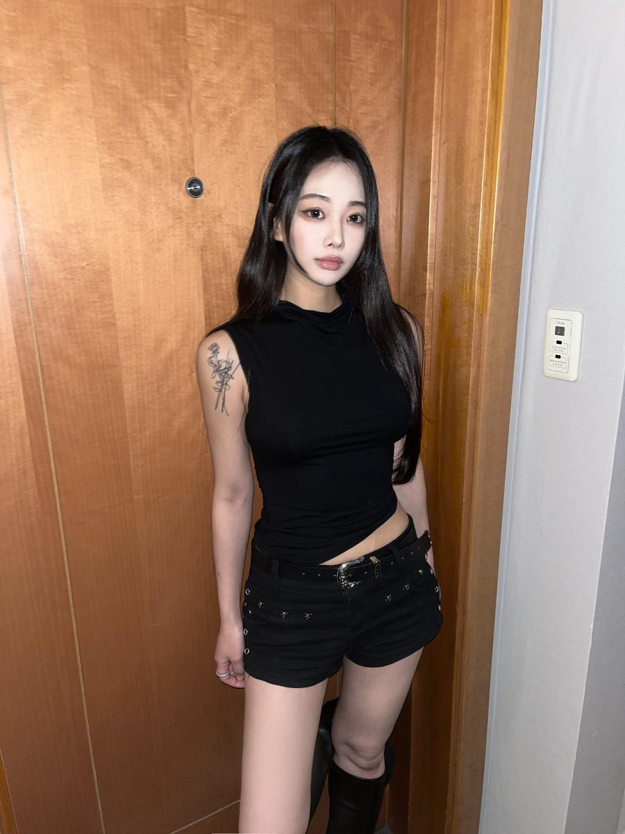 black unbalance sleevless