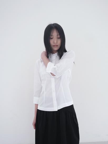 쿼터 슬리브 화이트 셔츠