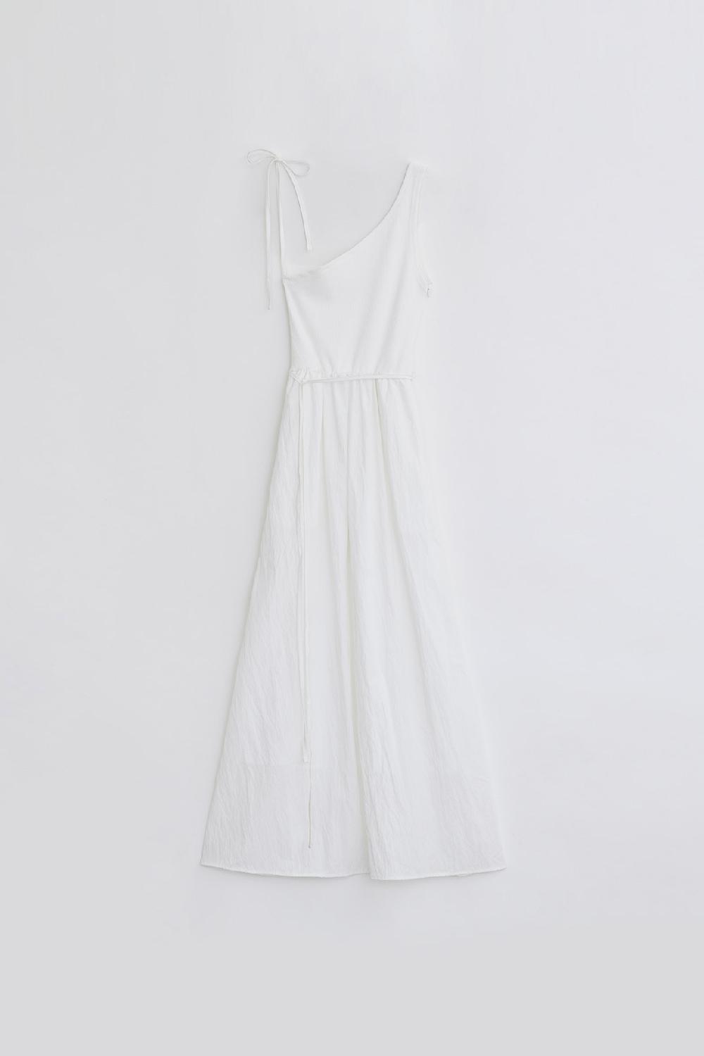 ONE OFF-SHOULDER LONG DRESS