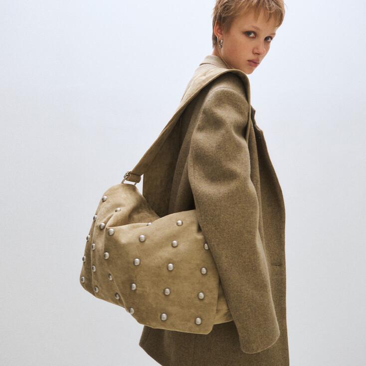 FREAKY STUD SUEDE MESSENGER BAG, SAND