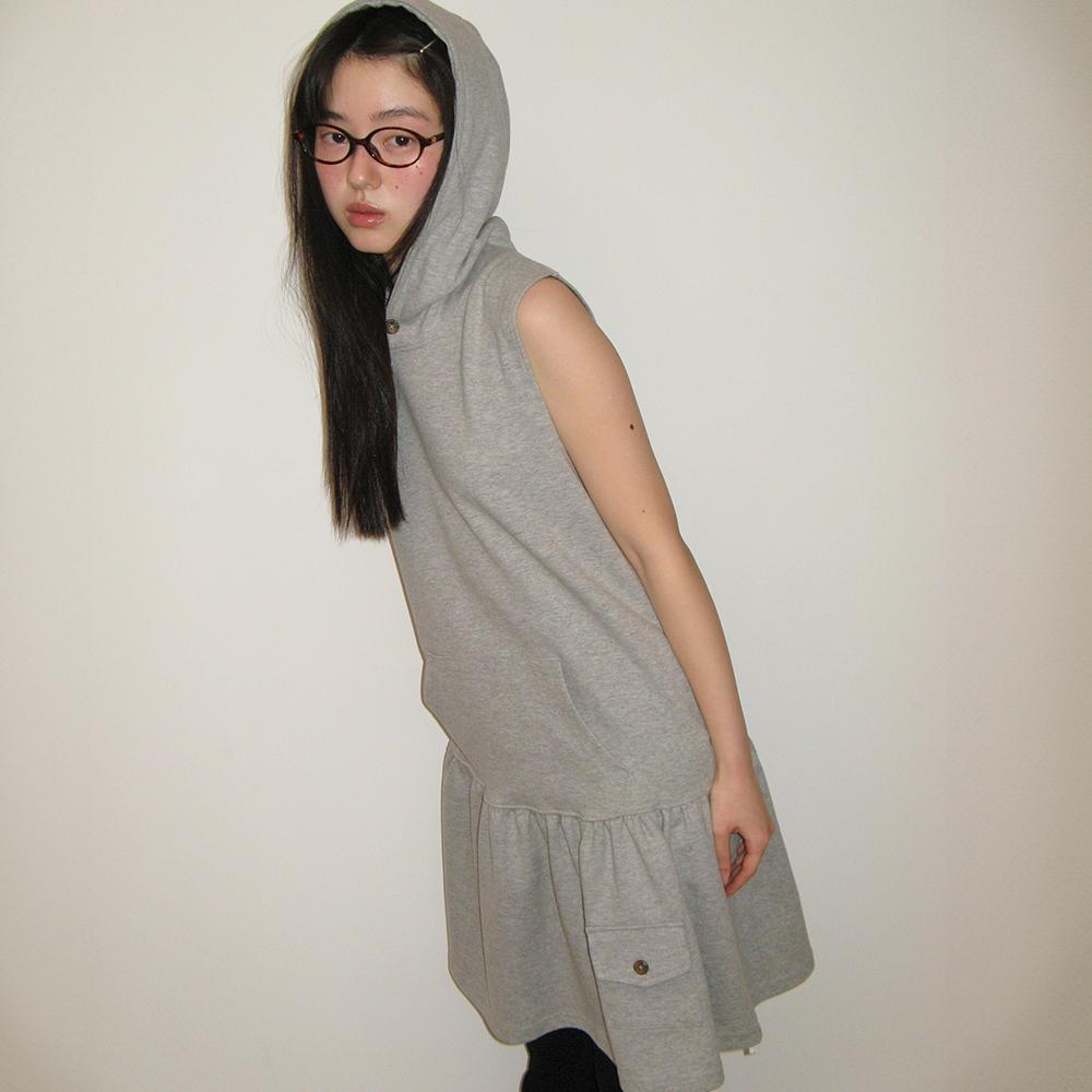 LAYERED SLEEVELESS HOODIE DRESS GREY