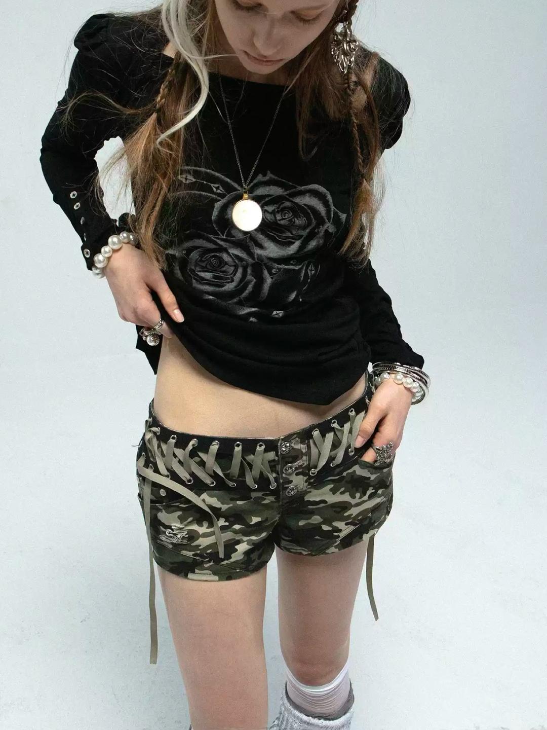 Double Punch Metal strap low-waist camouflage shorts