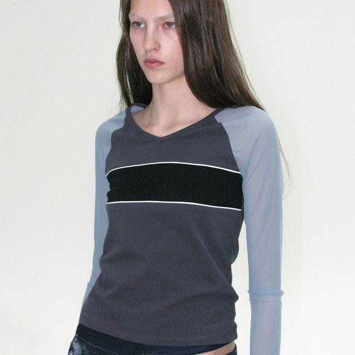 V-NECK MULTI COMBI LONG SLEEVE TEE_CHARCOAL