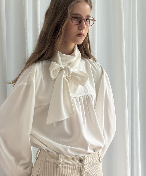 2WAY TIE SHIRRING BLOUSE - IVORY