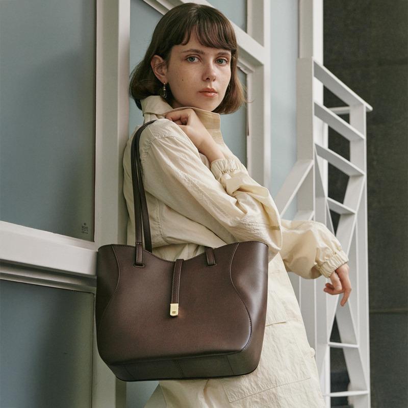 load middle bag - dark brown