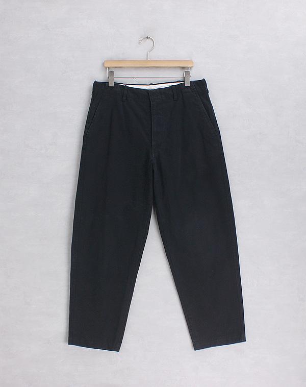 U x LEMAIRE tapered ankle pants (29 inch)