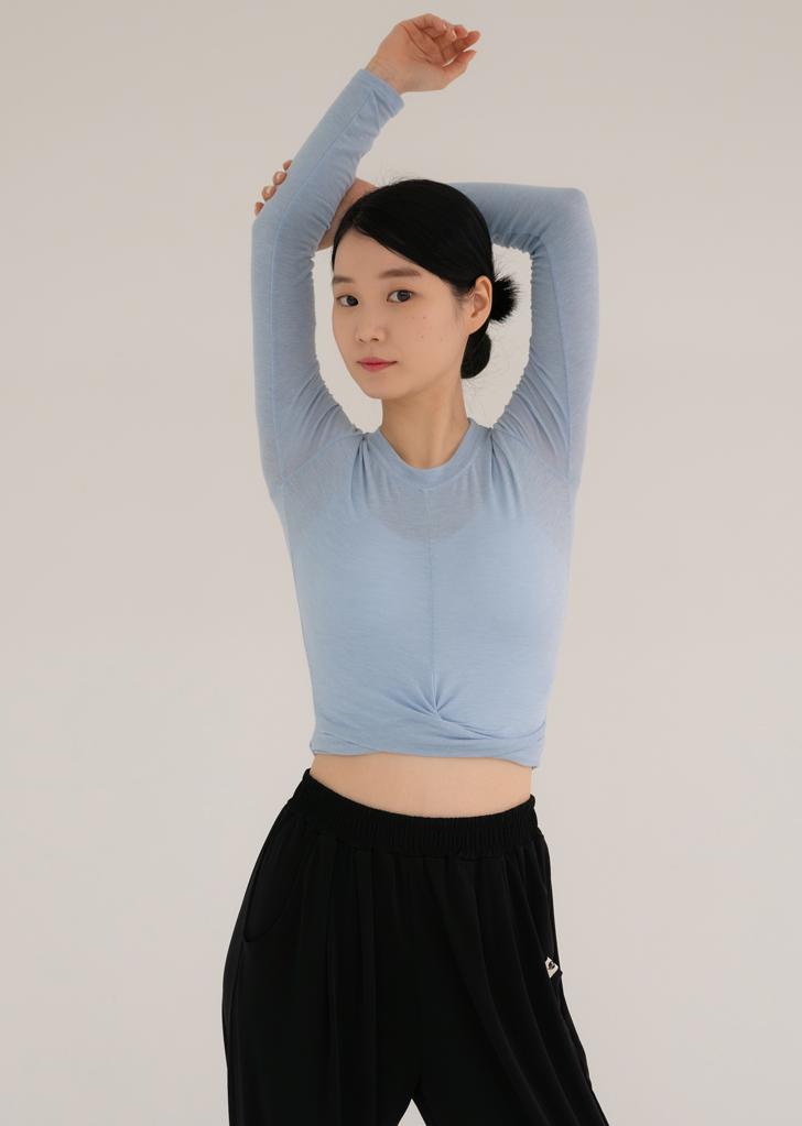 아르다 꼬임 티셔츠 - 소라