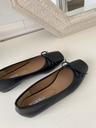 스퀘어 블랙 리본 플랫슈즈 (shoes)