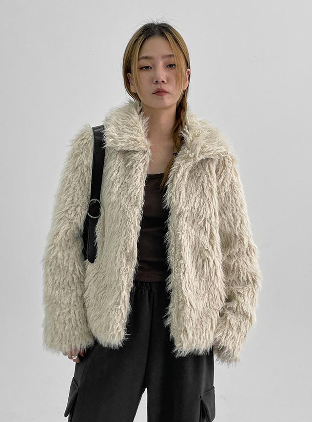 블랙업 쇼봉 하이넥 퍼 자켓