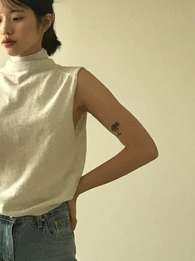 [aoe] cash neck top 캐시넥탑 : aoe