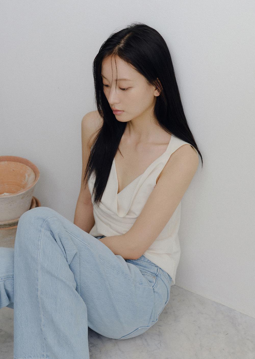 draped sleeveless blouse (ivory)