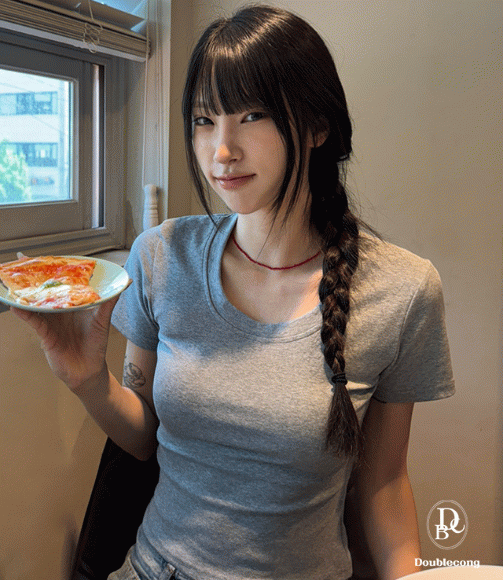 더블콩 [md추천/몸매보정]슬림 딥유넥 트임 크롭티(3colors)