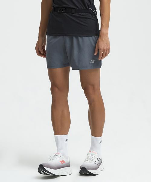 NBNVF36001 / MEN 스포츠에센셜 4부 우븐 쇼츠 (DARK GRAY)